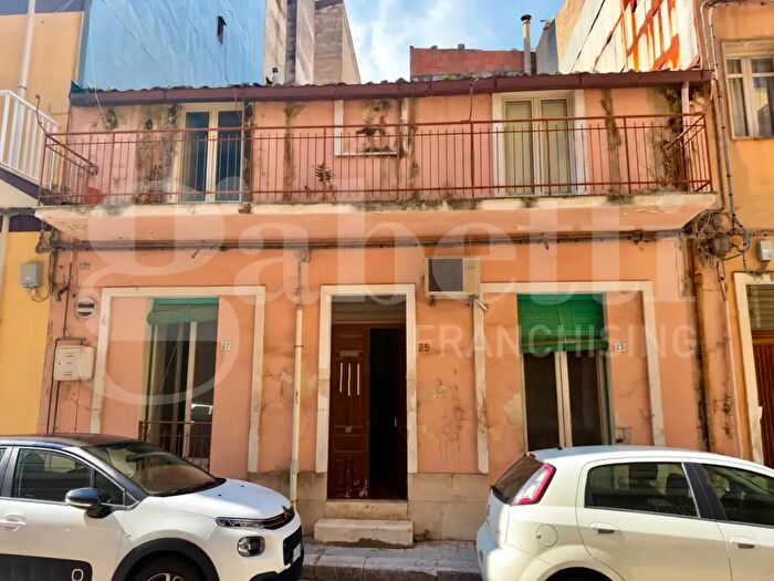 Casa con 5 locali in vendita in Via Empedocle, Ragusa