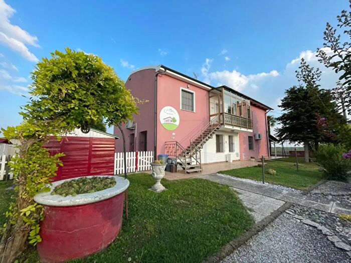 Appartamento trilocale in affitto in Via Bassa, Poggio Renatico