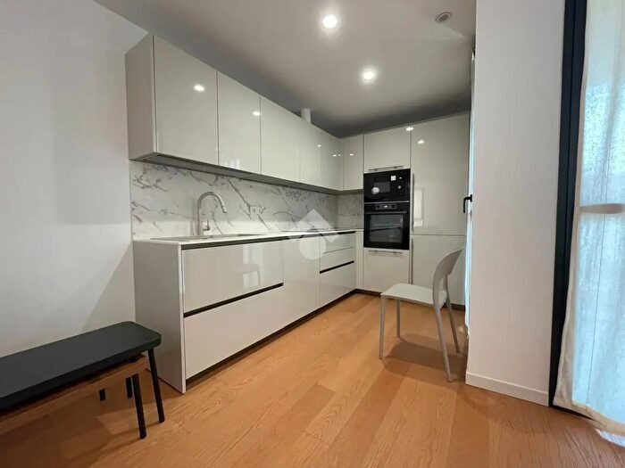 Appartamento trilocale in affitto in Via Paulucci di Calboli Fulcieri, Milano