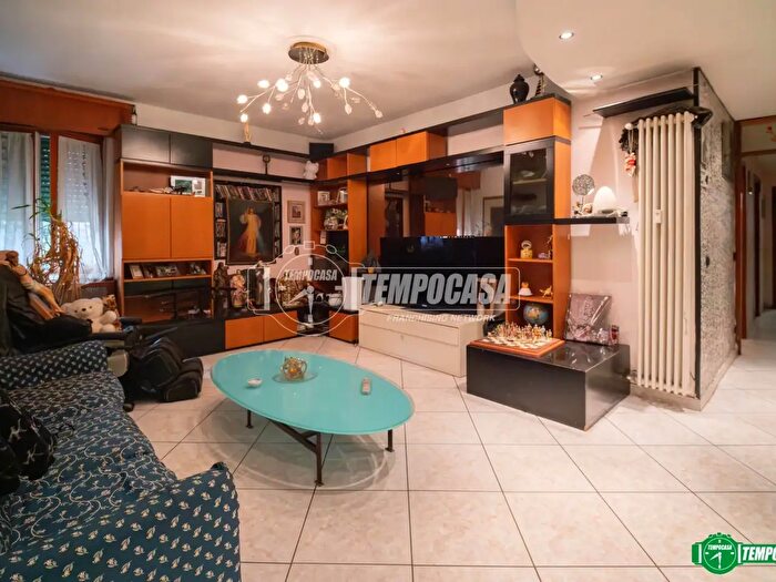 Appartamento trilocale in vendita in Via Gian Battista Vico, Nova Milanese