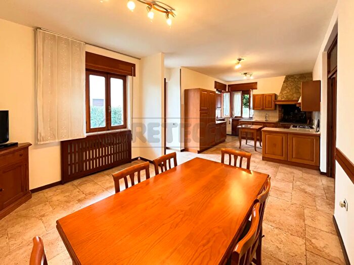 Appartamento con 5 locali in affitto in Via T dal Molin, Creazzo