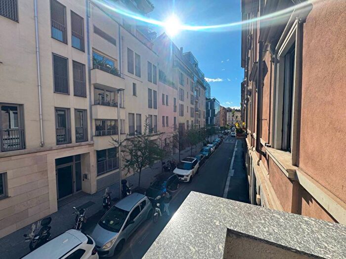 Appartamento bilocale in affitto in Via Federico Confalonieri, Isola, Milano