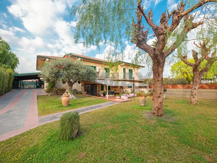 Casa con 8 locali in vendita in Via Giovanni Gentile, Tremestieri Etneo