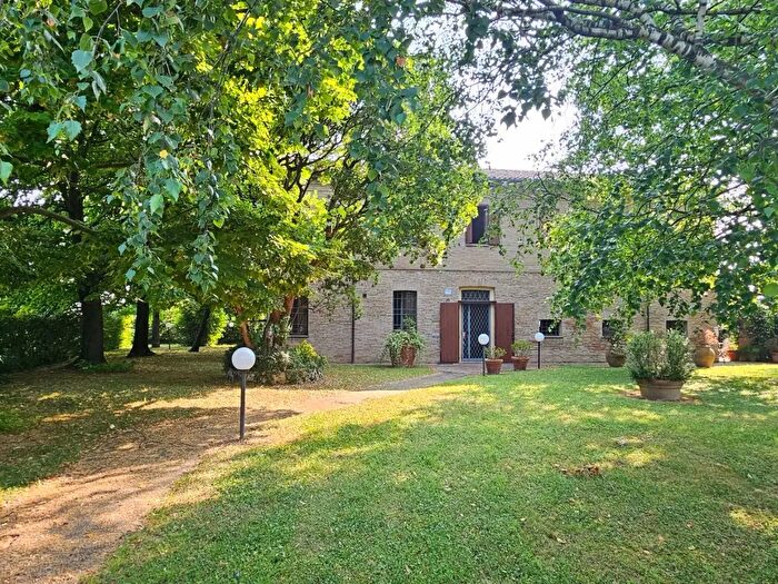 Casa con 8 locali in vendita in Via Aguta, Bagnacavallo