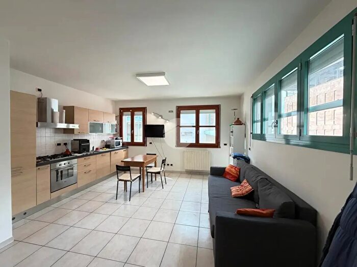 Appartamento trilocale in affitto in Via Fazzi, Firenze