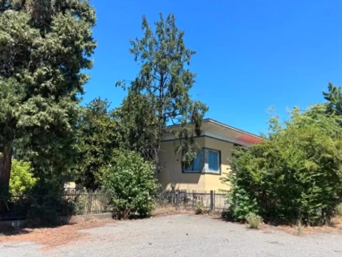 Casa con 6 locali in vendita in Strada Statale per Alessandria, Tortona