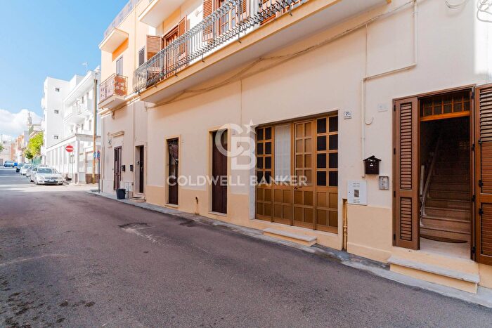 Casa con 5 locali in vendita in Via Cesare Balbo, Cutrofiano