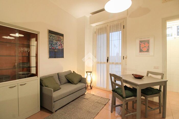 Appartamento monolocale in affitto in Via Pesaro, Milano