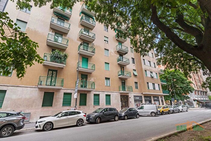 Appartamento trilocale in vendita in Viale Teodorico, Milano