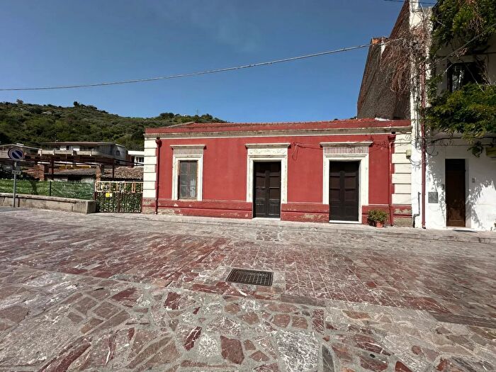 Casa con 5 locali in vendita in Via Camerelle, Gualtieri Sicamino