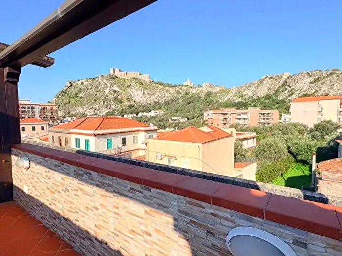 Casa trilocale in vendita in Via Grotta Polifemo, Milazzo