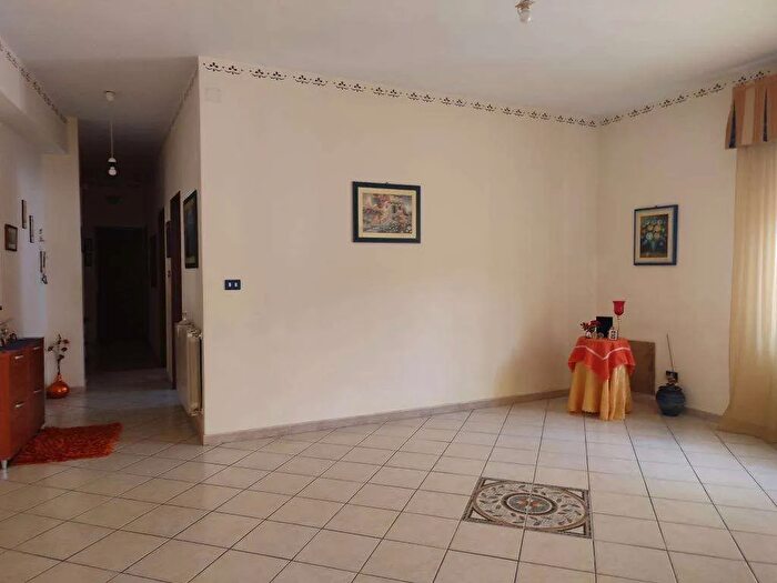 Appartamento con 5 locali in vendita in Via Acquisto, Serradifalco