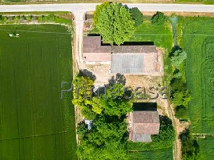 Casa con 5 locali in vendita in Strada Barchi Mariana, Asola
