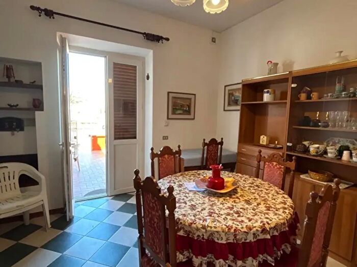 Appartamento trilocale in affitto in Viale Pistelli, Camaiore