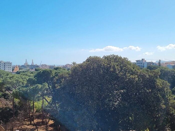 Appartamento quadrilocale in affitto in Via Damiani Almeyda, Notarbartolo Sciuti, Palermo