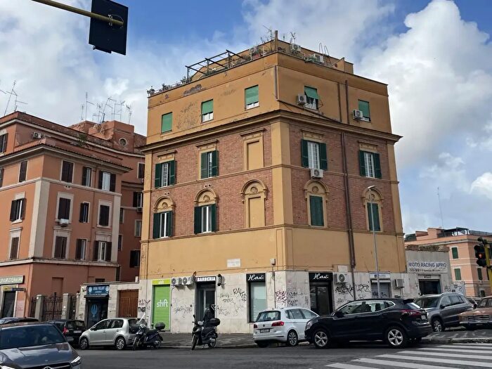 Appartamento bilocale in vendita in Circonvallazione Appia, Roma