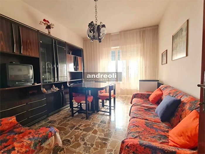 Appartamento con 5 locali in vendita in Jesi