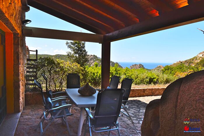 Casa con 5 locali in vendita in Trinità dAgultu e Vignola