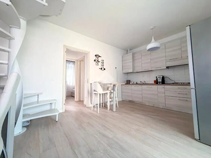 Appartamento con 5 locali in vendita in Via Firenze, Massa