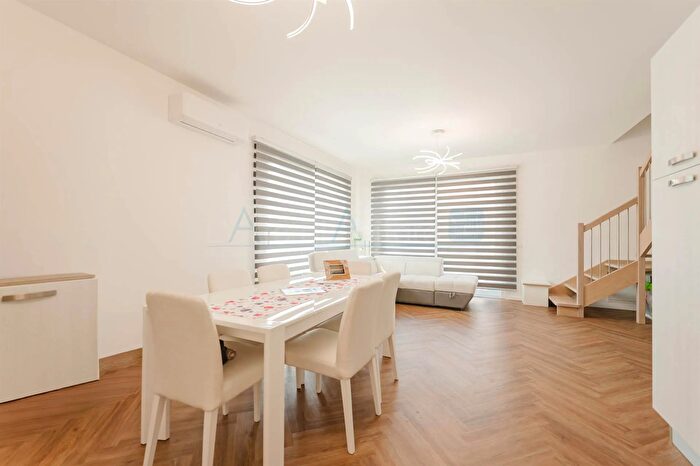 Casa con 5 locali in vendita in Via Giacomo Leopardi a Jesolo, Jesolo
