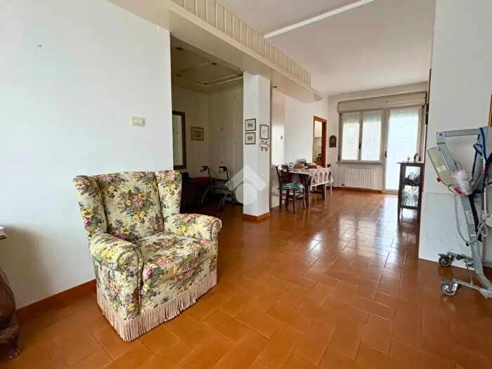 Appartamento trilocale in vendita in Via Tamburini, Ancona