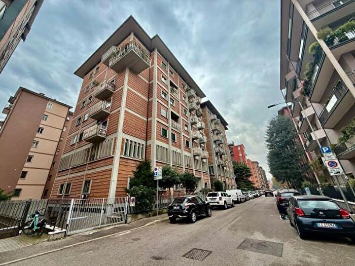 Appartamento con 5 locali in vendita in Via Giovanni da Verrazzano, Verona