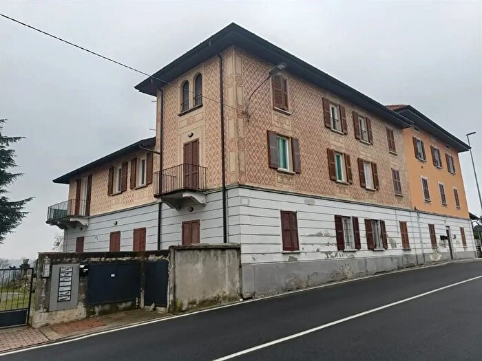 Appartamento bilocale in affitto in Montano Lucino