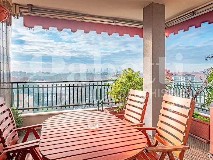 Appartamento con 7 locali in vendita in Via Feltre, Milano