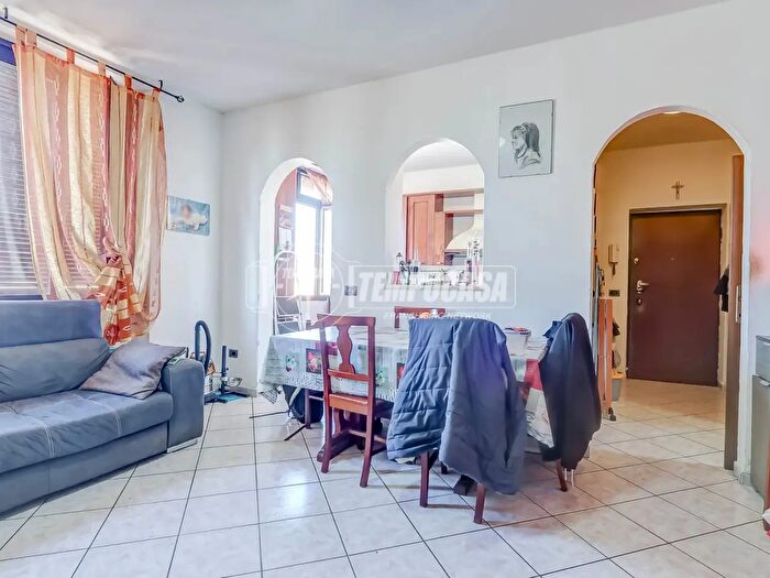 Appartamento trilocale in vendita in Via da Vinci, Castano Primo