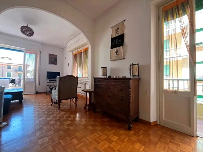 Appartamento con 6 locali in vendita in Via San Francesco, Chiavari