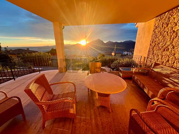 Casa con 6 locali in vendita in Contrada Laguna, San Zeno Di Montagna