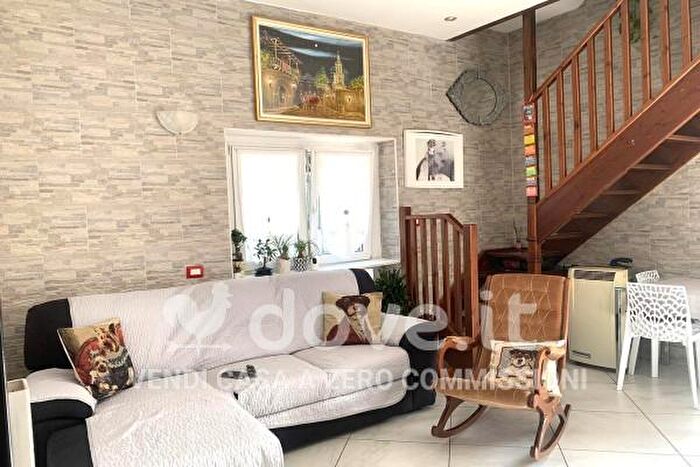 Appartamento trilocale in vendita in Via Guglielmo Marconi, Albiate