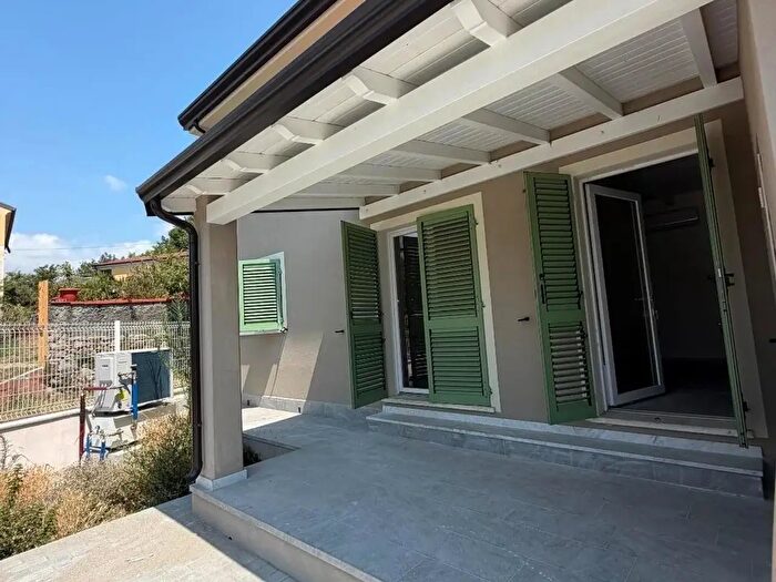 Casa quadrilocale in vendita in Sarzana