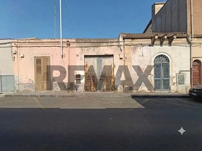 Casa quadrilocale in vendita in Via del Bosco, Catania
