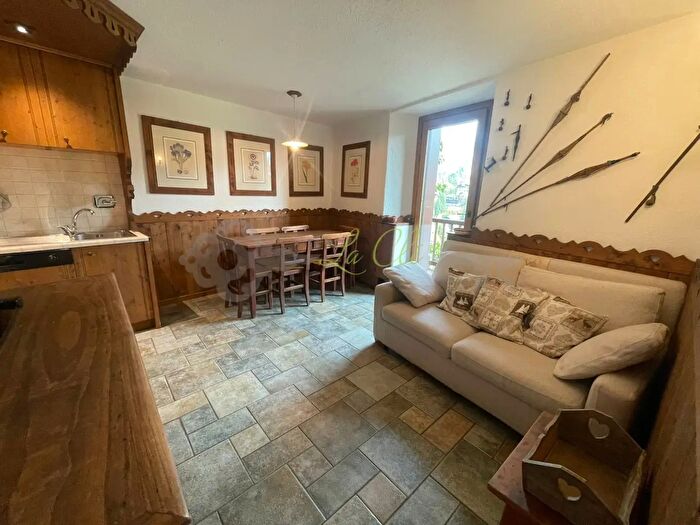 Appartamento trilocale in affitto in Via San Giocondo, Courmayeur