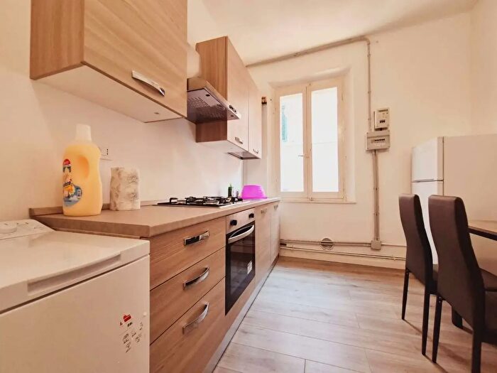 Appartamento trilocale in vendita in Via Santo Stefano, Ancona