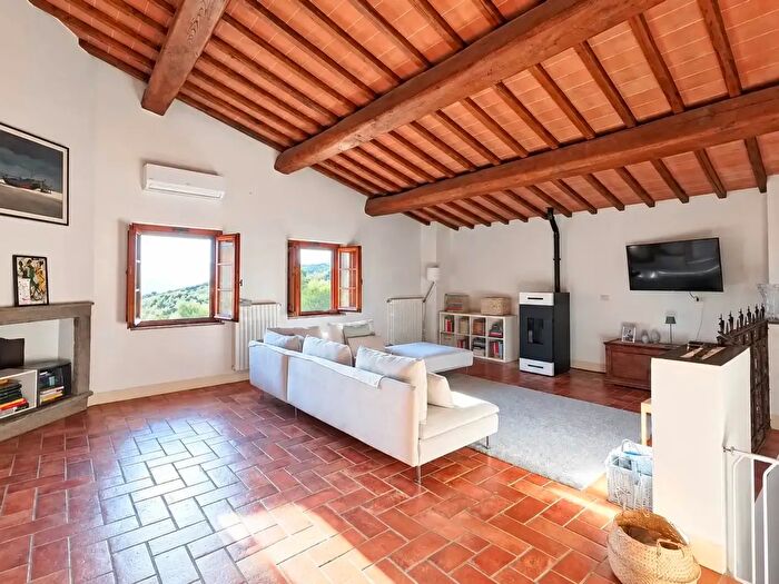 Casa con 9 locali in vendita in San Gimignano