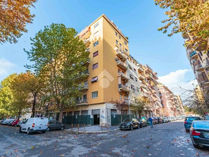 Appartamento bilocale in vendita in Via Baldassarre Orero, Roma