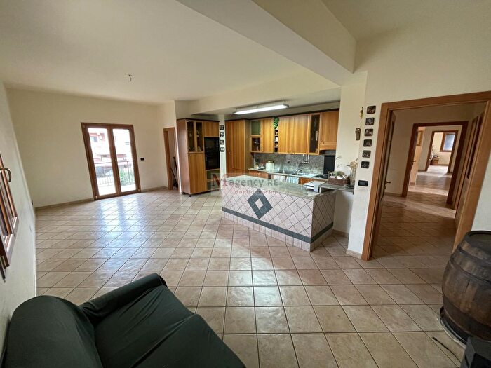 Appartamento con 6 locali in vendita in Via Vecchia San Sperato d, Reggio Calabria