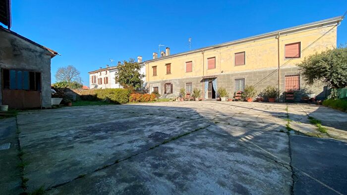 Casa in vendita in Via Cantu Casalmaggiore, Casalmaggiore