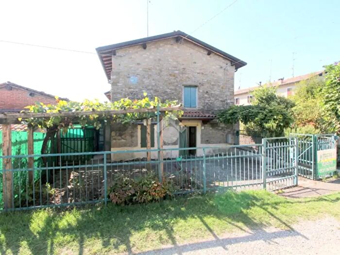 Casa trilocale in vendita in Str Case Mazza, Neviano Degli Arduini