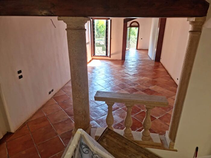 Casa con 5 locali in vendita in Via Cesare Battisti, Padova