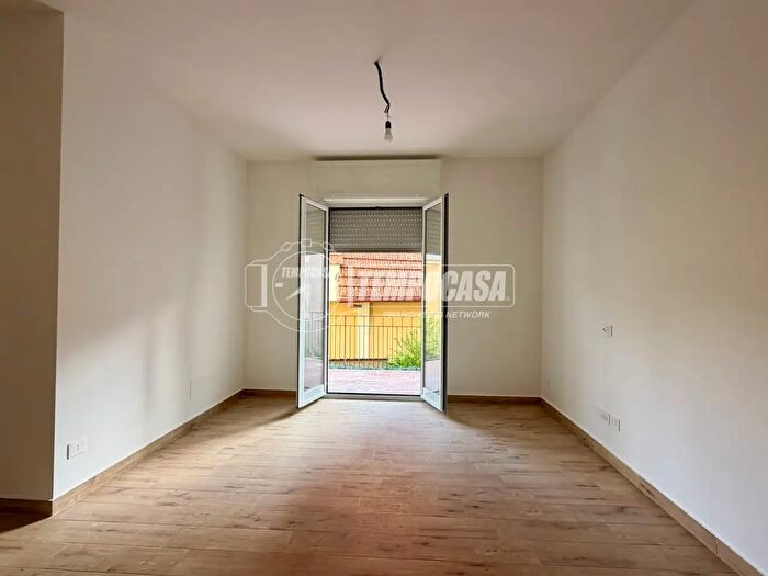 Appartamento trilocale in vendita in Via Giuseppe Mazzini, Casoria