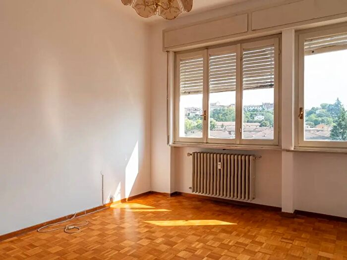 Appartamento trilocale in vendita in Via Novembre, Casteggio
