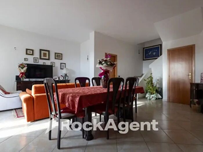 Casa con 6 locali in vendita in Via Roberto Niederer, Soveria Simeri