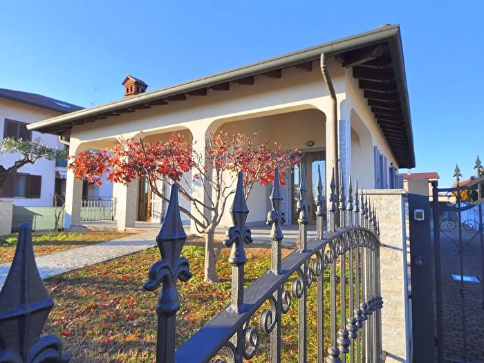 Case in Vendita e in Affitto - 2