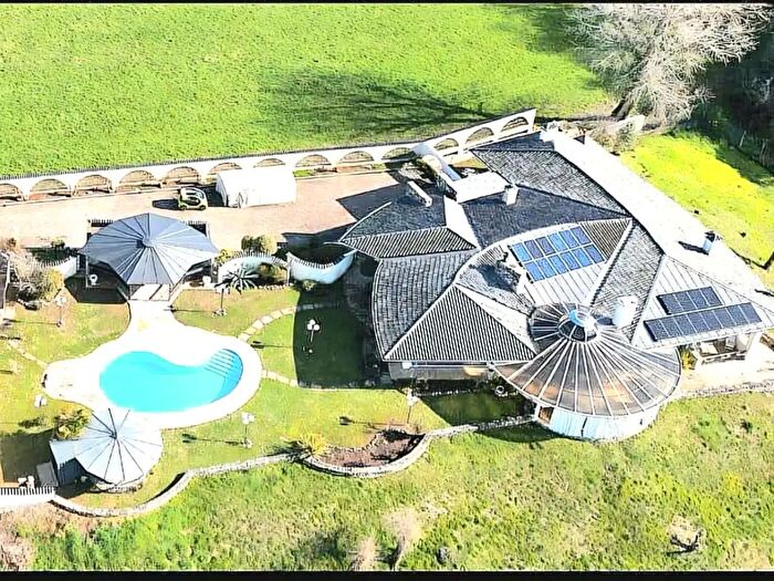 Casa con 11 locali in vendita in Via Corazano, Moruzzo