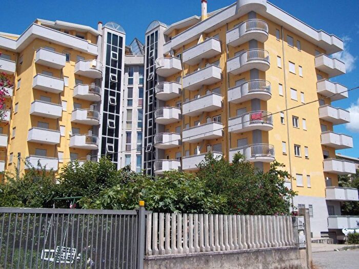 Appartamento trilocale in affitto in Via Ettore Maiorana, Quattromiglia, Rende