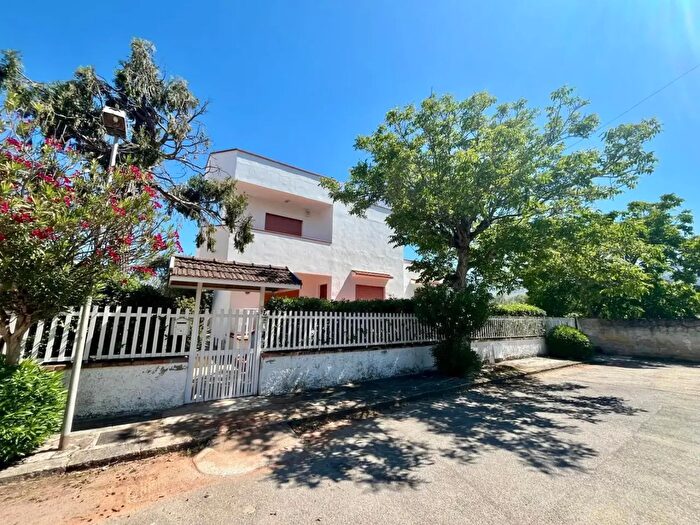 Casa con 6 locali in affitto in Via Afrodite, Palermo