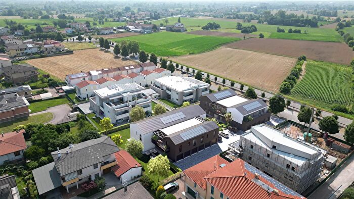 Appartamento con 6 locali in vendita in Caldogno